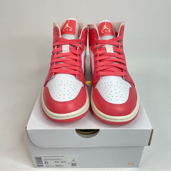 Nike Air Jordan 1 Retro Mid WMNS “Strawberries & Cream” 2023 - Picture 2 of 4